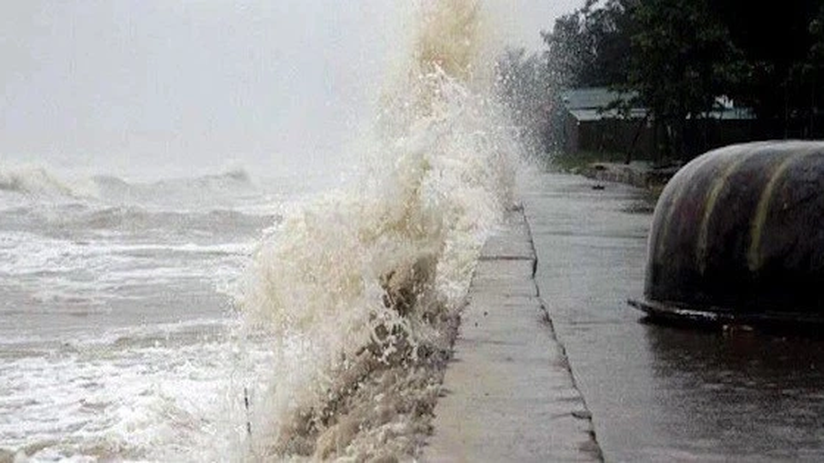 Une dépression tropicale apparaît et risque de se transformer en tempête en mer de l'Est