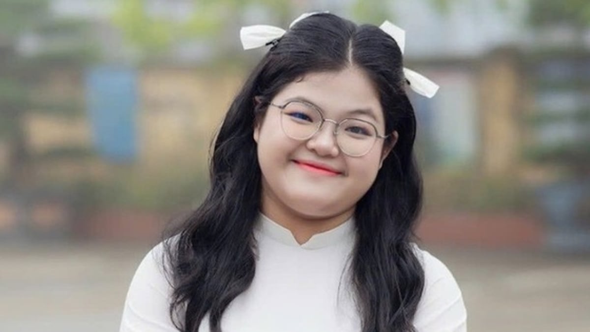ស្ត្រី valedictorian នៃប្លុក A00 "មិនភ្ញាក់ផ្អើល" ដើម្បីទទួលបាន 30/30 ពិន្ទុ