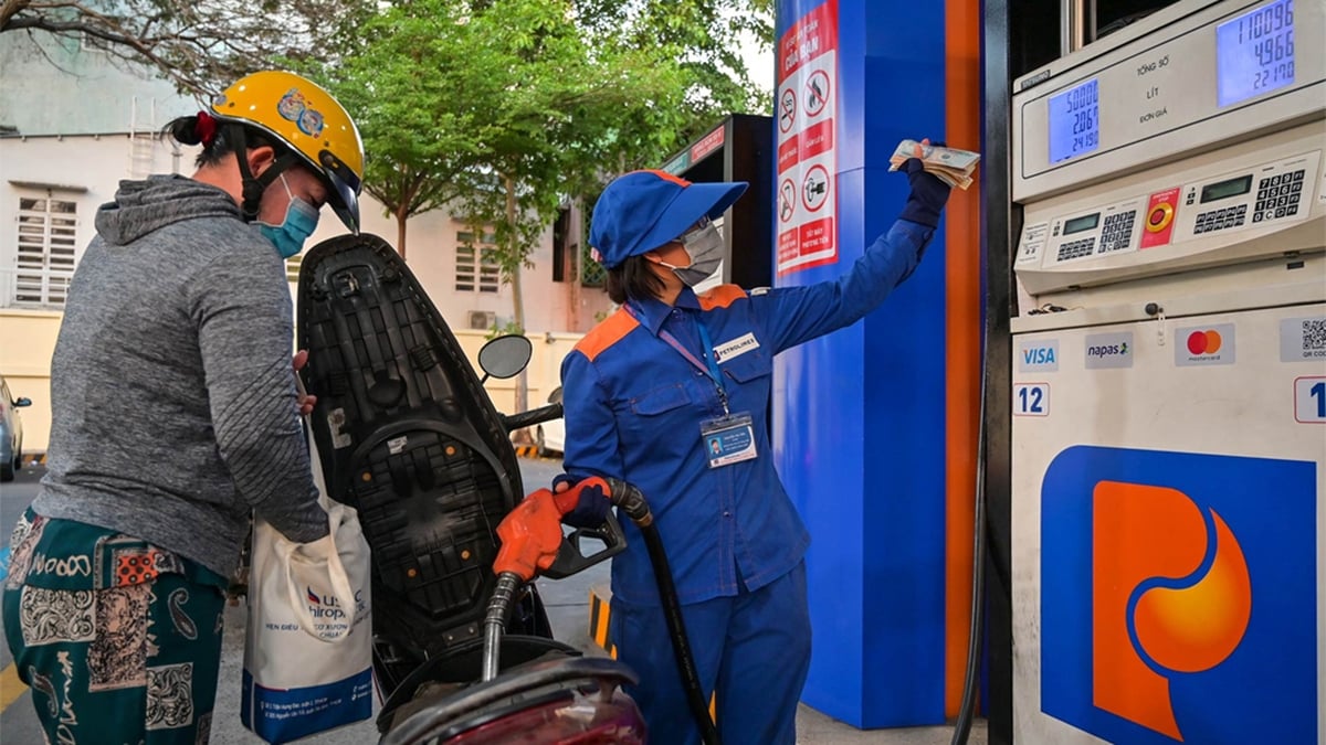 Gasoline prices slightly decreased from the afternoon of July 17
