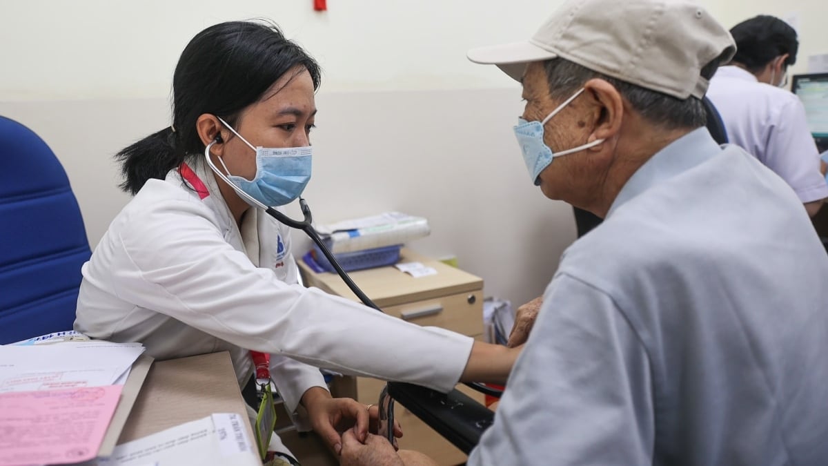 Proposal to 'unblock' health insurance for 70-year-olds