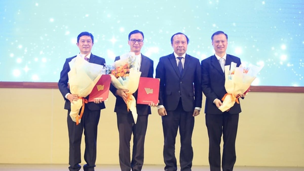 VNU-HCM តែងតាំងអ្នកដឹកនាំសំខាន់ៗនៃសាកលវិទ្យាល័យវិទ្យាសាស្ត្រសុខាភិបាល