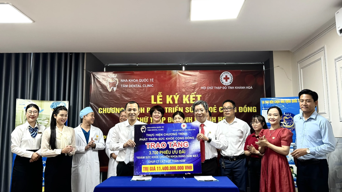 ការចុះហត្ថលេខាលើកិច្ចព្រមព្រៀងសហប្រតិបត្តិការដើម្បីអនុវត្តកម្មវិធីថែទាំសុខភាពមាត់ និង Maxillofacial សម្រាប់សហគមន៍