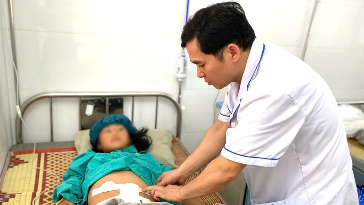 General Hospital No. 3 successfully operated on a 9kg tumor on a 14-year-old girl.