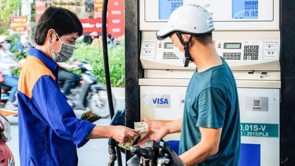บ่ายนี้ คาดว่าราคาน้ำมันเบนซินในประเทศจะลดลงประมาณ 100 ดอง/ลิตร
