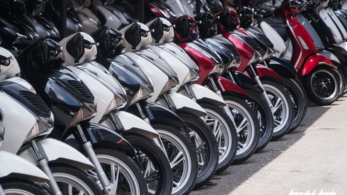 ガソリンバイクの環状道路1号線への進入禁止のニュースを受けて、ハノイ最大のバイク市場は静まり返っている。