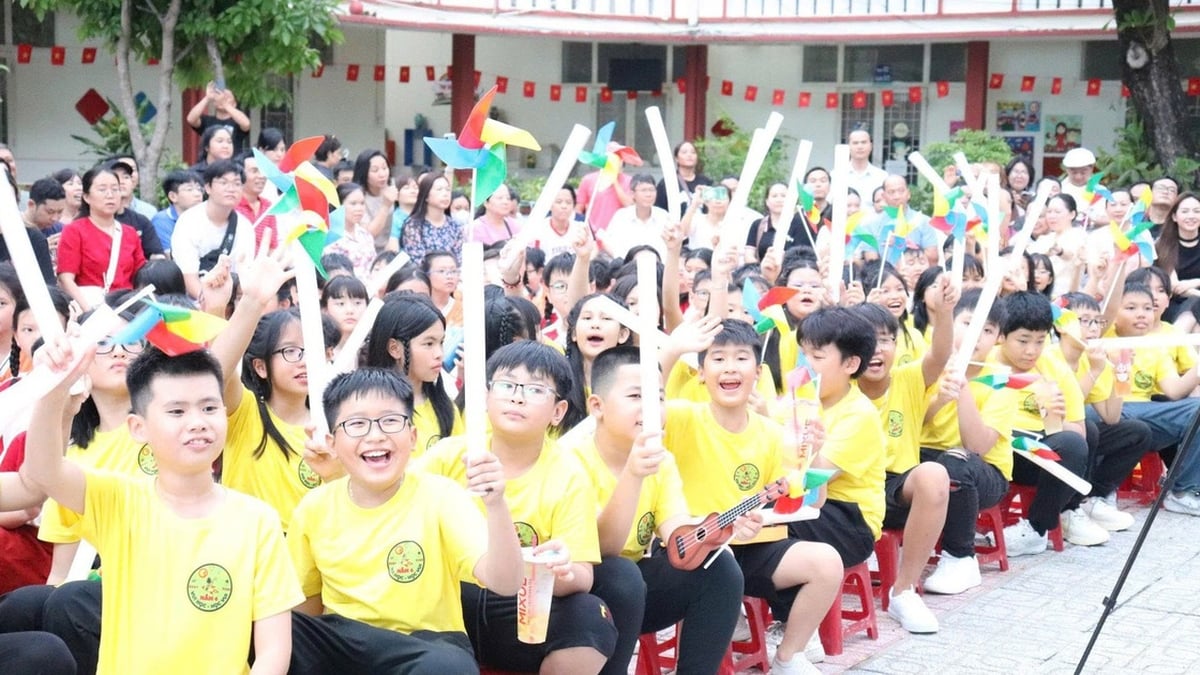 Ciudad Ho Chi Minh planea 10 fuentes de ingresos para más de 3.500 escuelas públicas tras la fusión