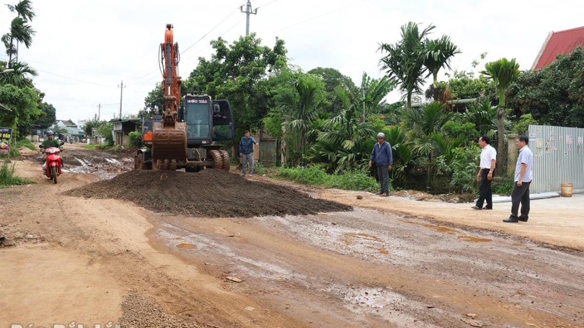 Comuna de Krong Pac: Reparación temporal del eje vial Y Jut