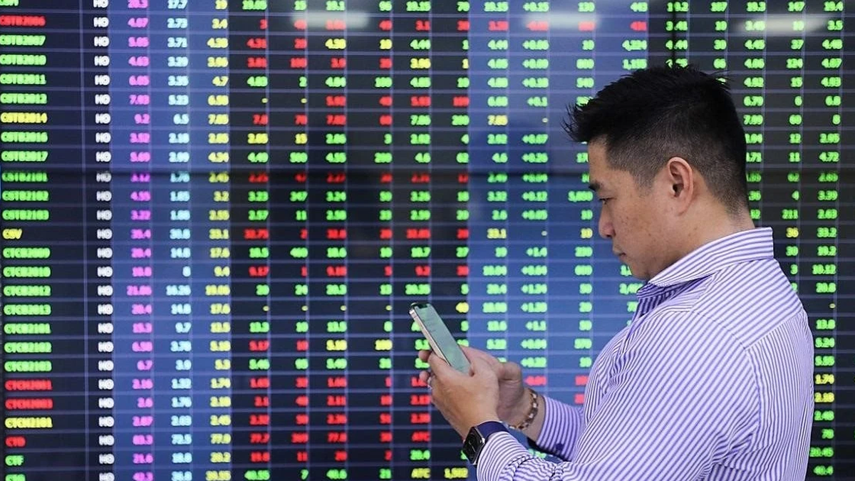 Los inversores extranjeros continúan vendiendo netamente y el VN-Index se acerca a los 1.500 puntos