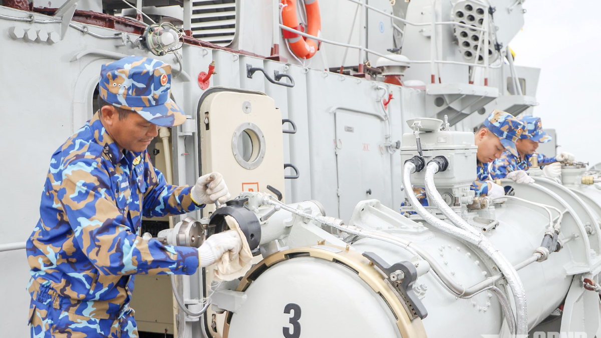 海軍第3管区が「模範的正規艦」と艦艇士官訓練の結果を視察