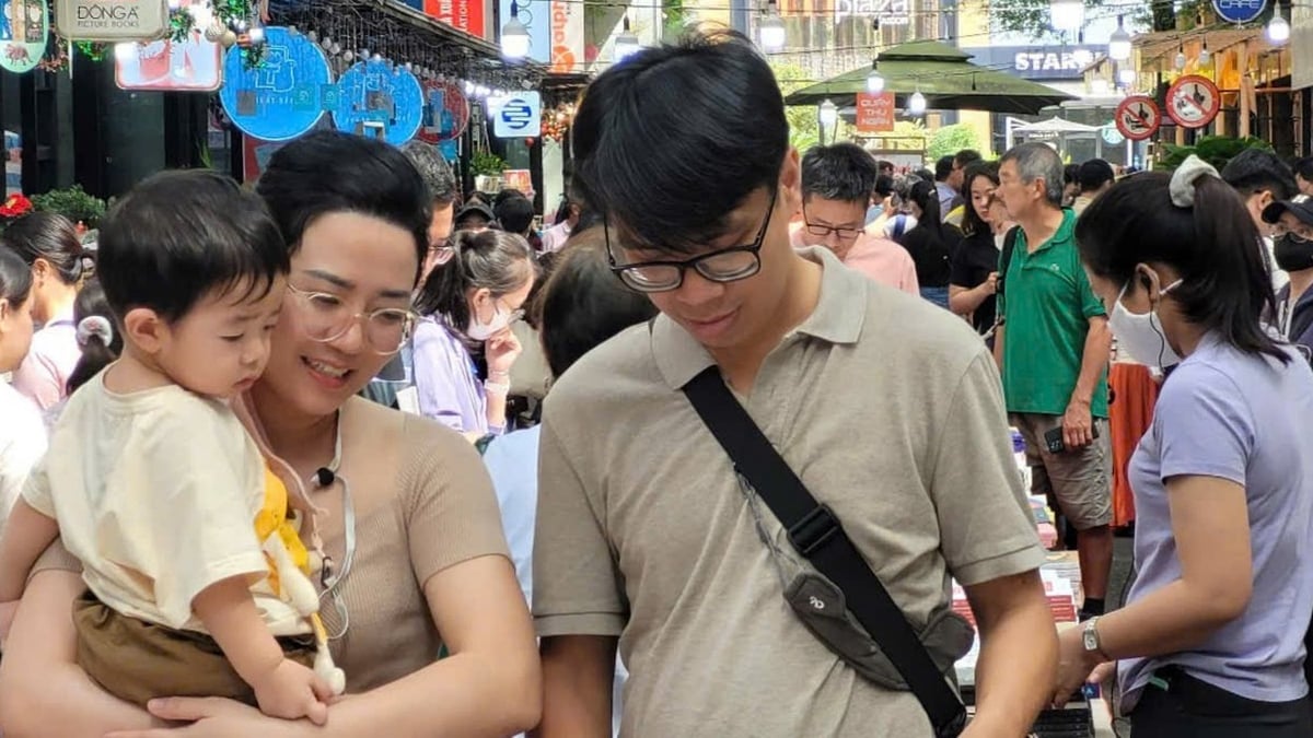 Der Umsatz der Ho-Chi-Minh-Stadt Book Street erreicht in den ersten sechs Monaten des Jahres 2025 über 31,3 Milliarden VND