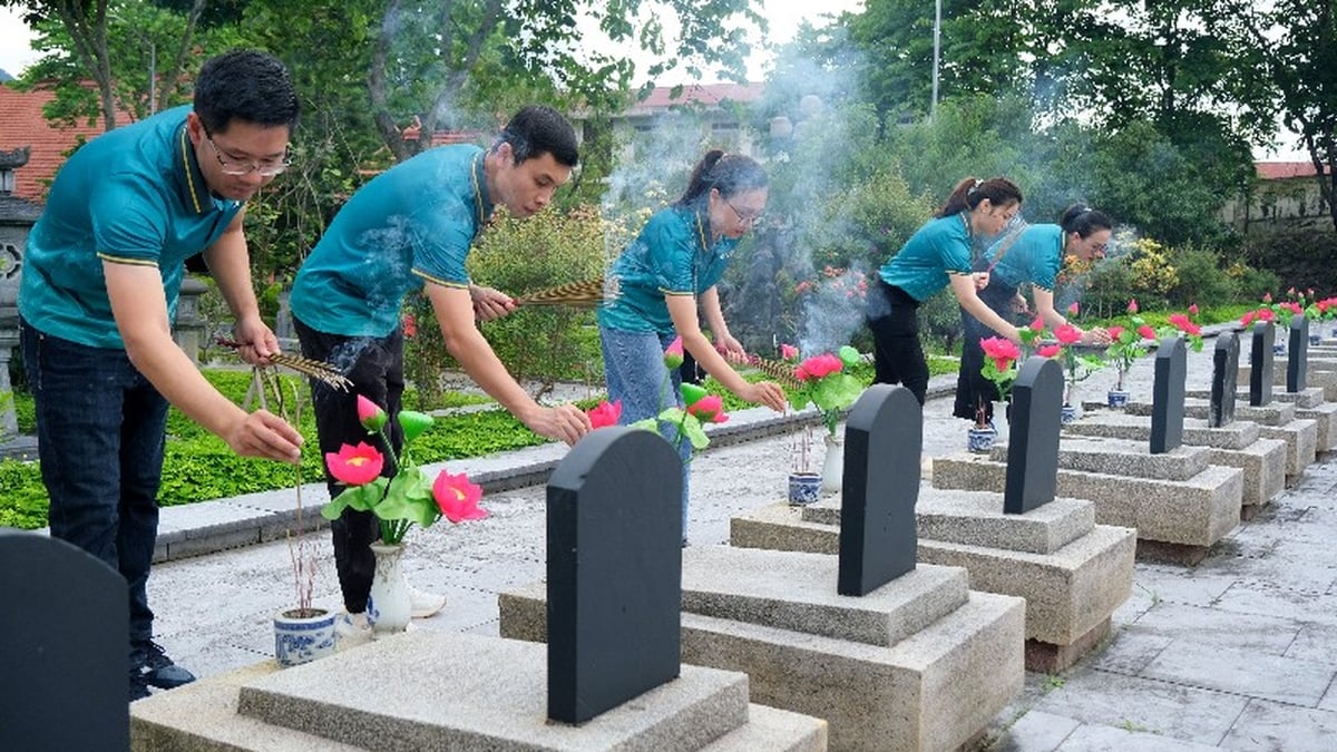BIDV Youth Union, Lai Chau Branch, visited the provincial Martyrs Cemetery