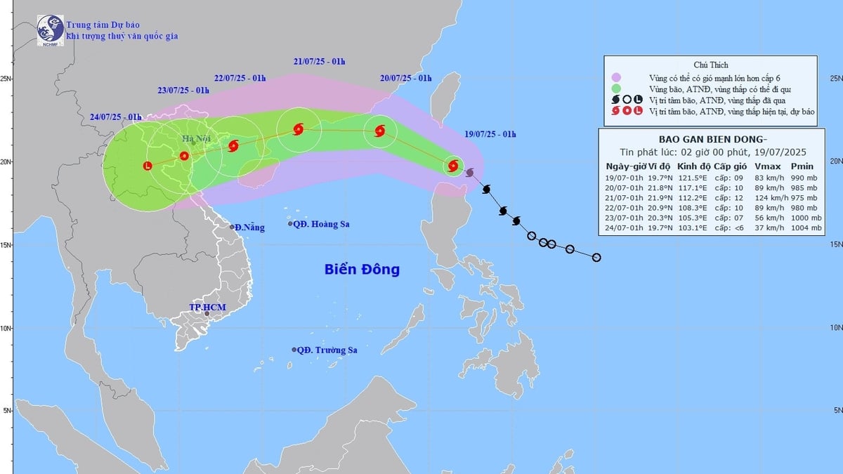 Typhoon Wipha is entering the East Sea, likely to strengthen to level 11 - 12
