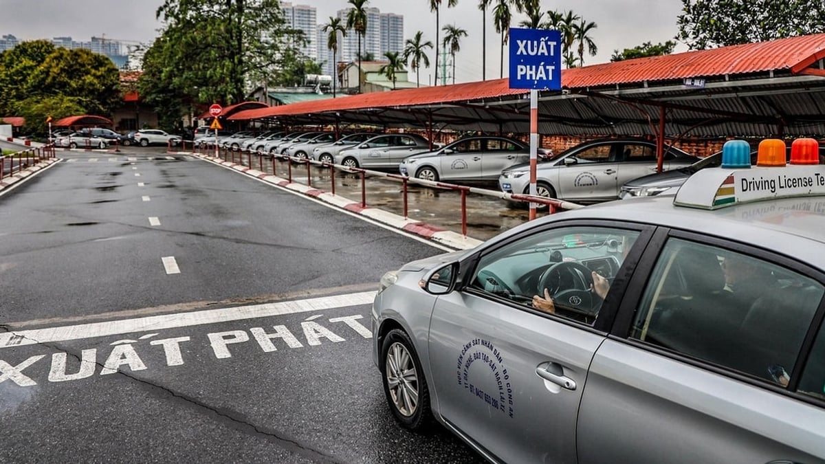 Den Rückstand bei den Führerscheinprüfungsunterlagen vor dem 30. Juli aufarbeiten