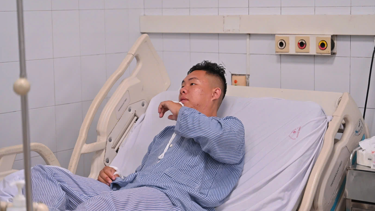 유일한 생존자: 파도에 몇 초 만에 배가 전복됨