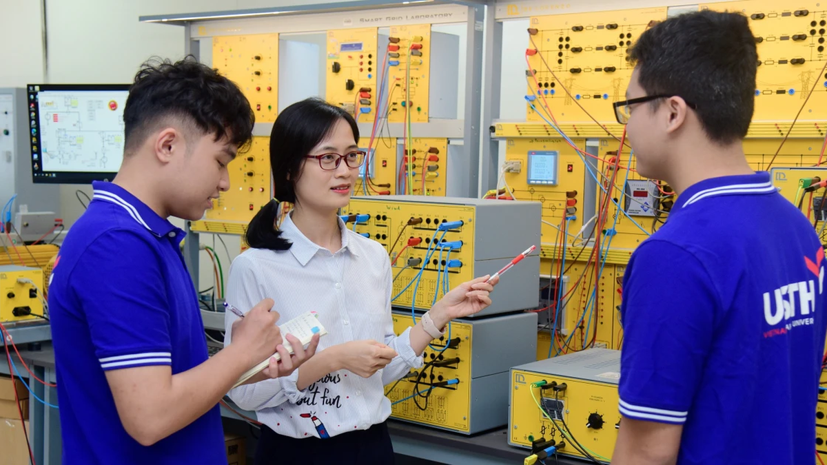 La puntuación de ingreso a la Universidad de Ciencia y Tecnología de Hanoi es de 18 a 24 puntos.