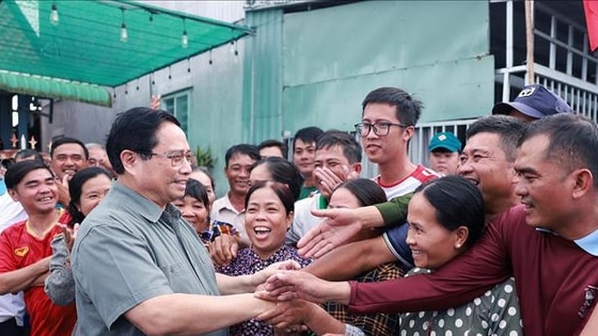 นายกรัฐมนตรี Pham Minh Chinh แสดงความอาลัยต่อผู้ที่มีส่วนในการปฏิวัติใน An Giang