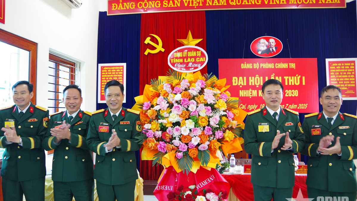 Comité del Partido del Departamento Político (Comité del Partido Militar Provincial de Lao Cai): Continuar mejorando la capacidad de trabajo del personal.