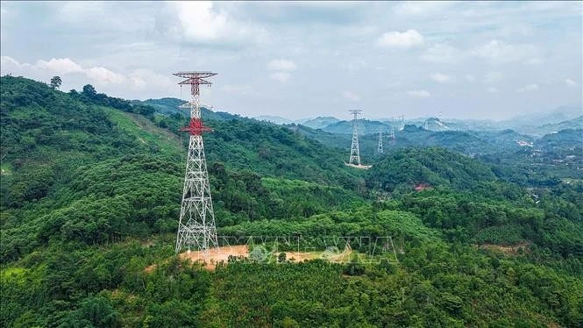Réponse à la tempête n° 3 : Priorité à la sécurité de la ligne 500 kV Lao Cai - Vinh Yen