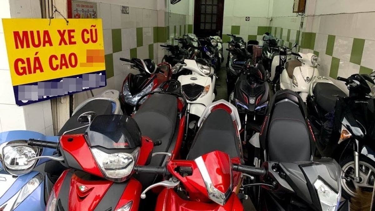 Les prix des motos à essence d’occasion ont chuté de façon spectaculaire, tandis que les motos électriques explosent sur le marché.
