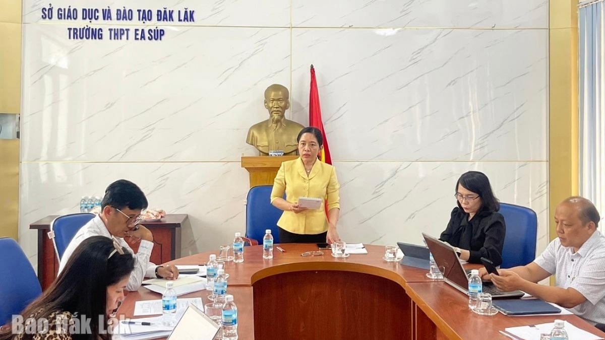 ថ្នាក់​ដឹក​នាំ​មន្ទីរ​អប់រំ និង​បណ្តុះបណ្តាល ធ្វើ​ការ​ជាមួយ​អាជ្ញាធរ​ថ្នាក់​ឃុំ​លើ​ការ​អភិវឌ្ឍ​វិស័យ​អប់រំ។