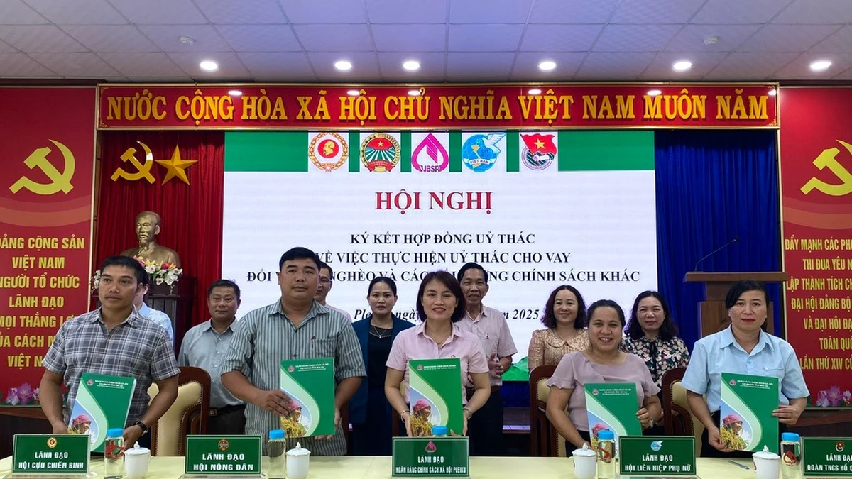 สำนักงานธุรกรรม Pleiku ลงนามในสัญญาความไว้วางใจกับสมาคมและองค์กรต่างๆ