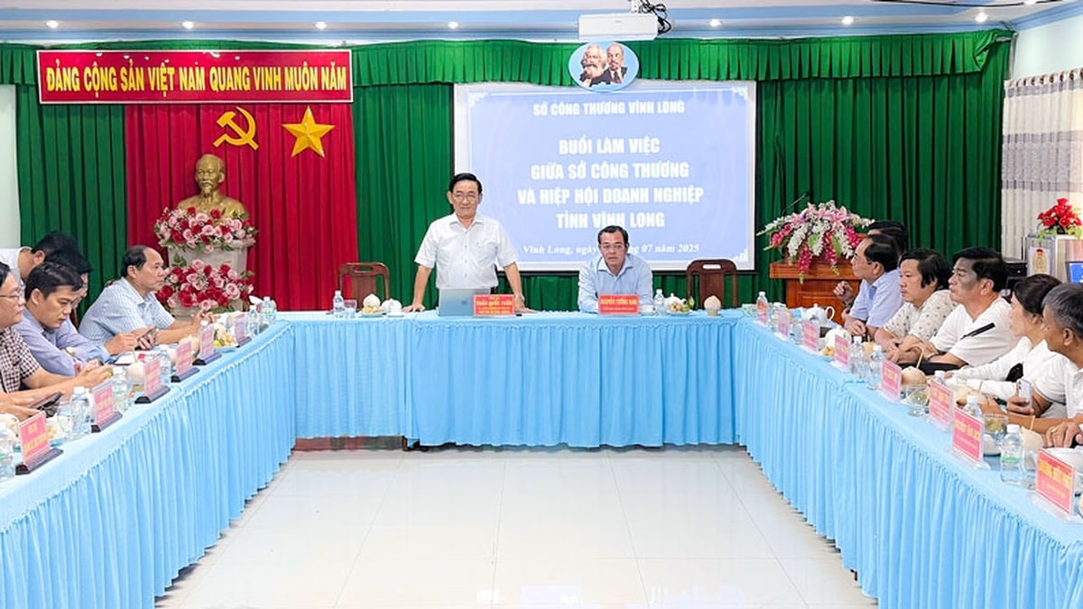 กรมอุตสาหกรรมและการค้า และสมาคมธุรกิจจังหวัด ประชุมหารือเรื่องกฎระเบียบการประสานงานอาคาร