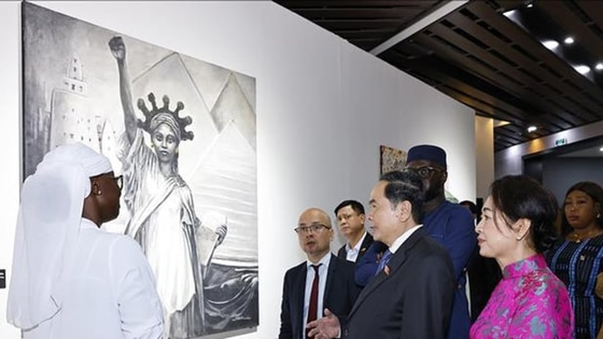 トラン・タン・マン国会議長夫妻がアフリカ文明博物館を訪問