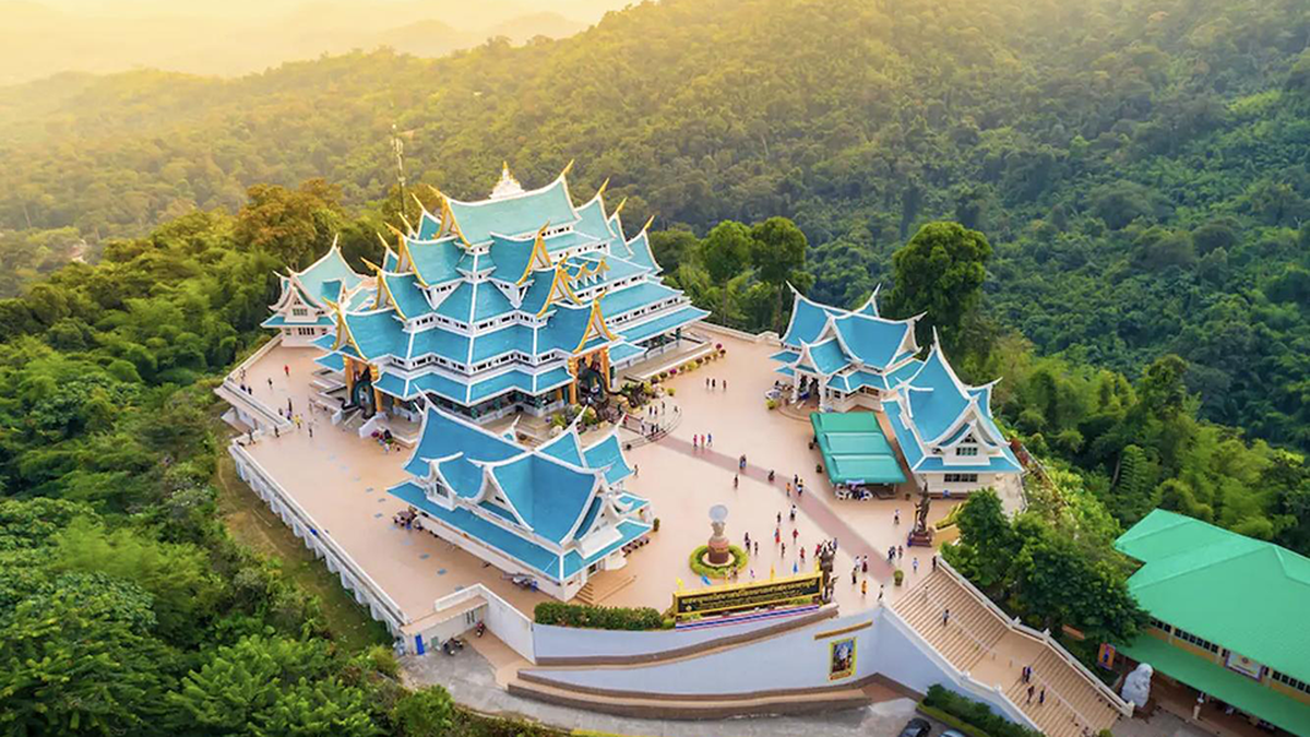 タイの文化的な目的地を探訪：バンチェン・ヘリテージとワット・パ・プーコン