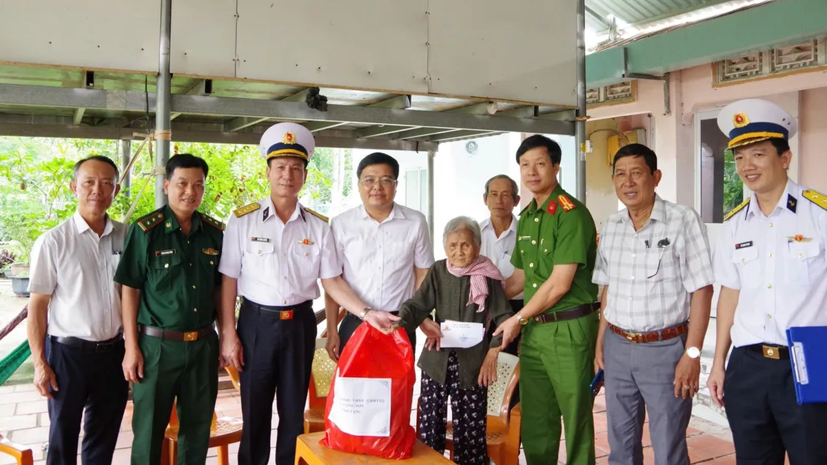 รำลึกถึงวีรชนผู้เสียสละ แสดงความกตัญญูต่อผู้มีคุณธรรม