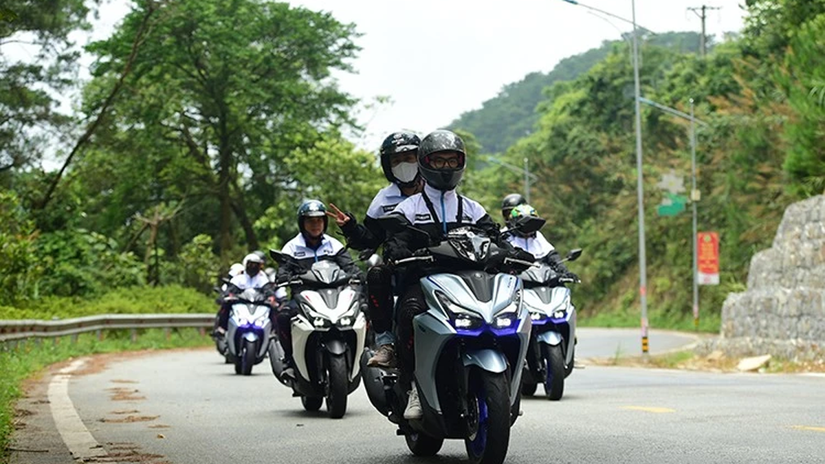 Yamaha NVX 2025 — что особенного в скутерном туризме?