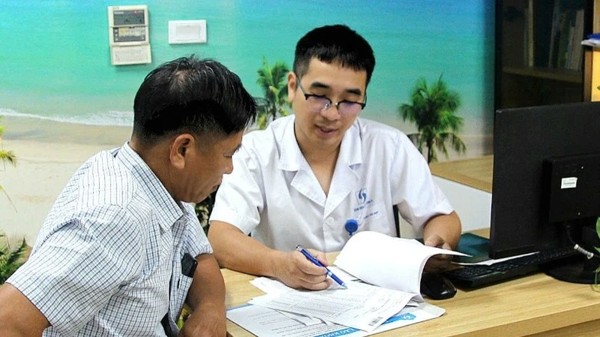 Minister of Health answers voters about the proposal to adjust the payment level for medical examination and treatment to 100% for retired officials over 80 years old