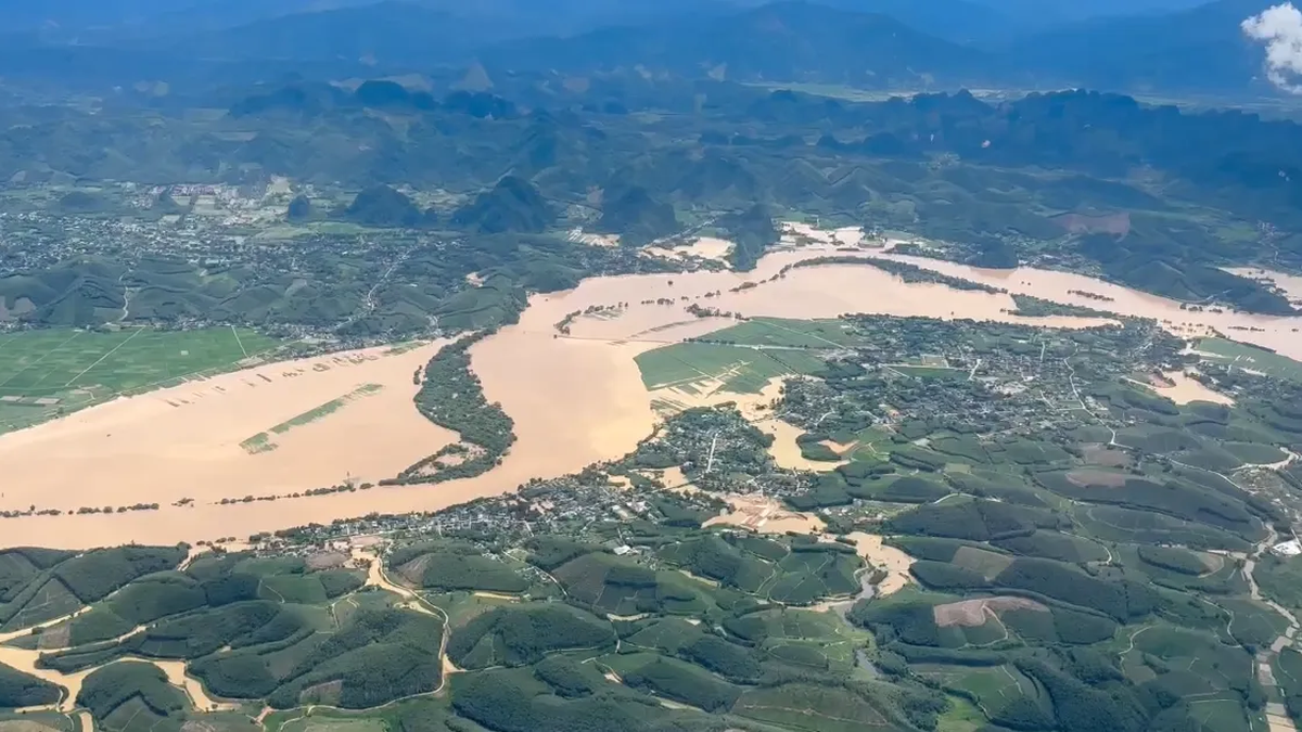 Floodwaters in Nghe An seen from a helicopter