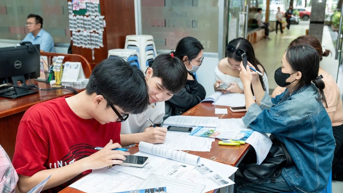 University Admissions 2025: Floor score reduced, will standard score decrease?