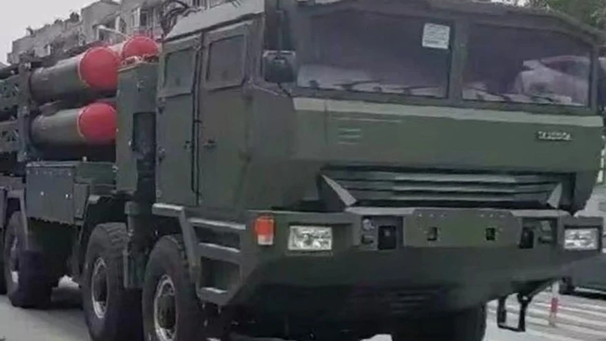 Представлена китайская версия С-350, удивительно похожая на российскую ракету