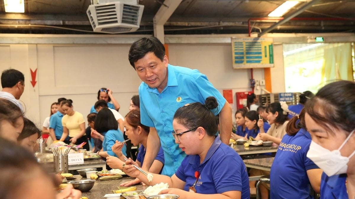 'Union Meal' for 40,000 workers and laborers in Nghe An