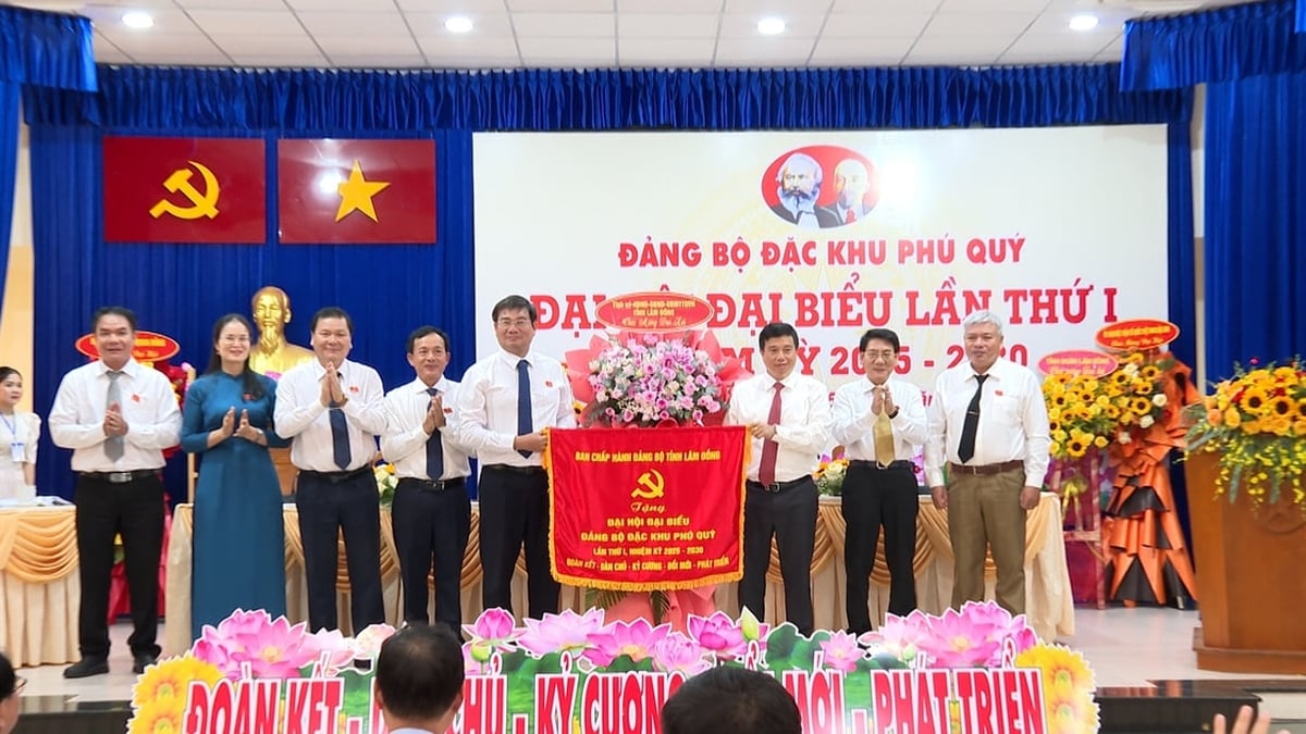 លេខាបក្សខេត្ត Y Thanh Ha Nie Kdam៖ Phu Quy ត្រូវការការអភិវឌ្ឍន៍ប្រកបដោយចីរភាព ភ្ជាប់ជាមួយការការពារអធិបតេយ្យភាពយ៉ាងម៉ឺងម៉ាត់