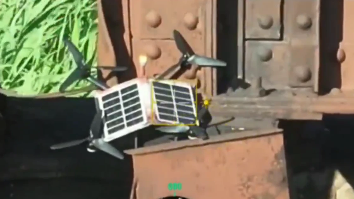 Un UAV ruso con batería solar listo para emboscar a las tropas ucranianas