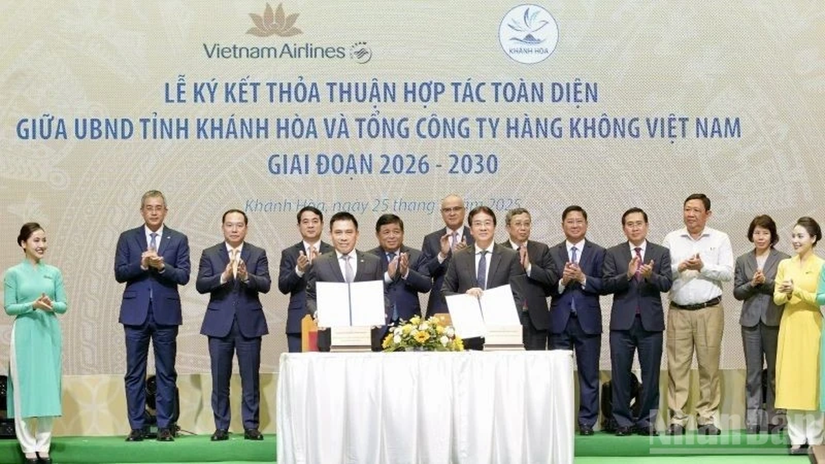 Vietnam Airlines y la provincia de Khanh Hoa firman un acuerdo de cooperación integral para el período 2026-2030