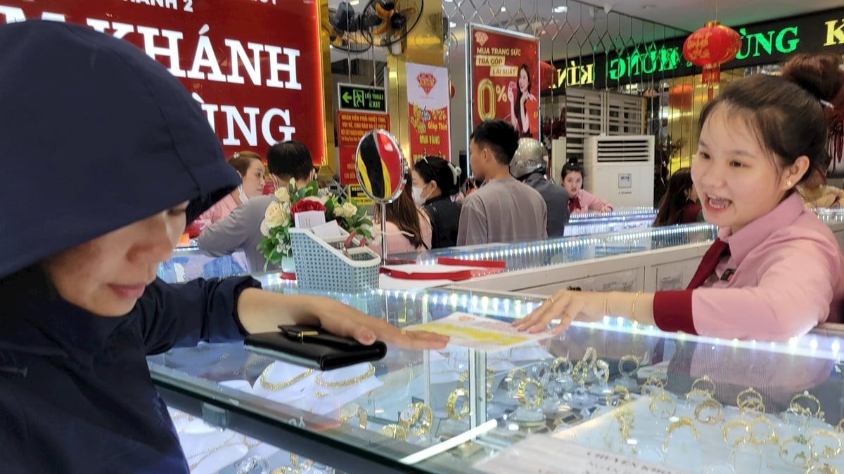 Prix de l'or cet après-midi, 25 juillet 2025 : Les prix de l'or nationaux et mondiaux ont légèrement baissé en raison de prises de bénéfices