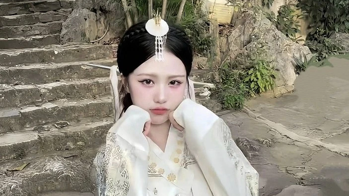 女性ストリーマーが新動画で視聴者をパニックに陥れる