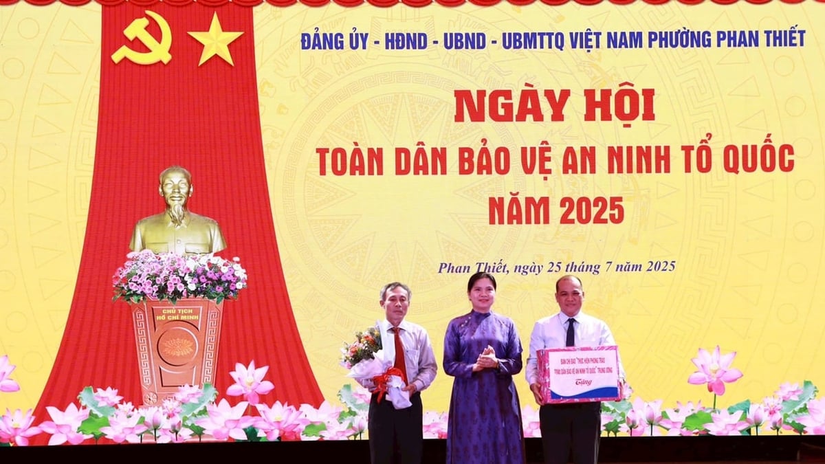 Phan Thiet Ward: Solemnly organizes "National Day for National Security Protection" in 2025