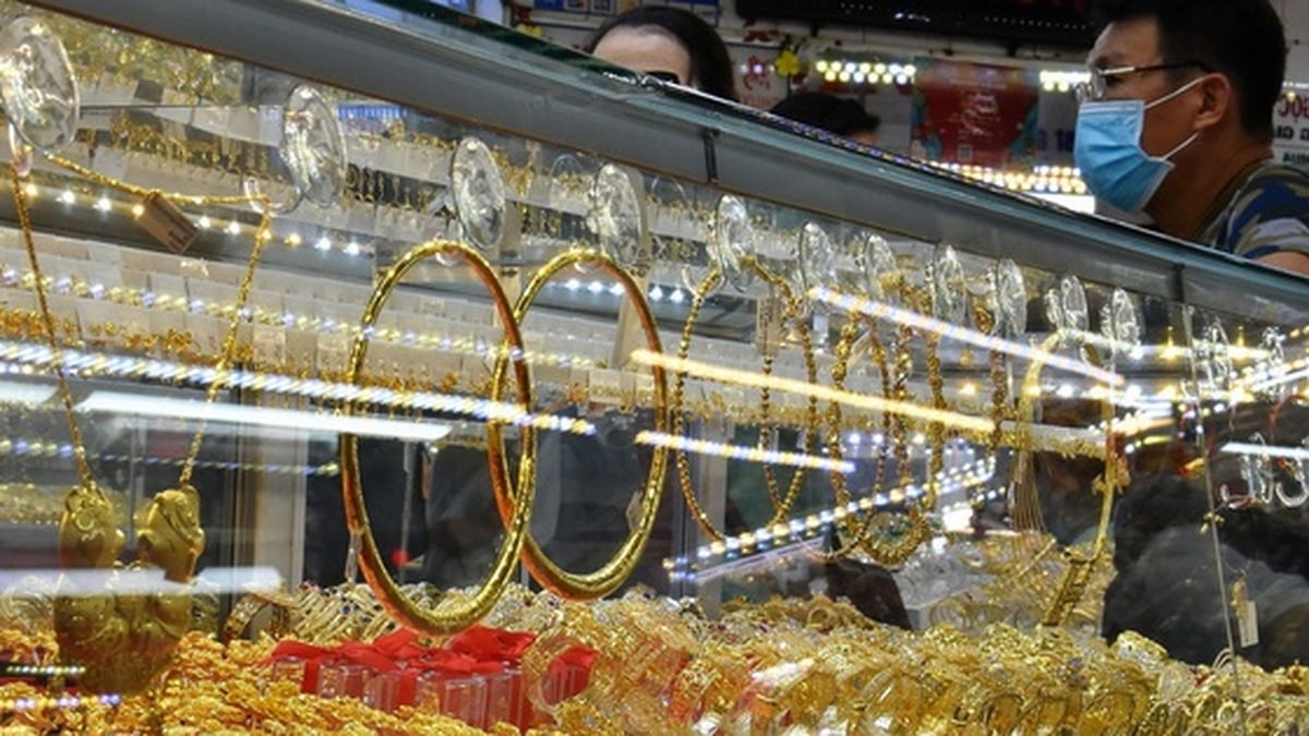 Prix de l'or aujourd'hui, 26 juillet : la baisse ne s'est pas arrêtée, le prix du dollar augmente fortement