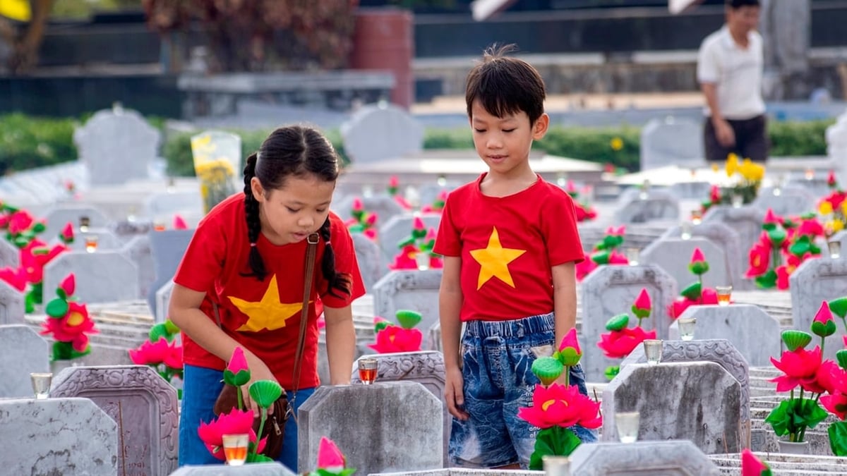 Répandre l'amour aux gens avec des contributions révolutionnaires