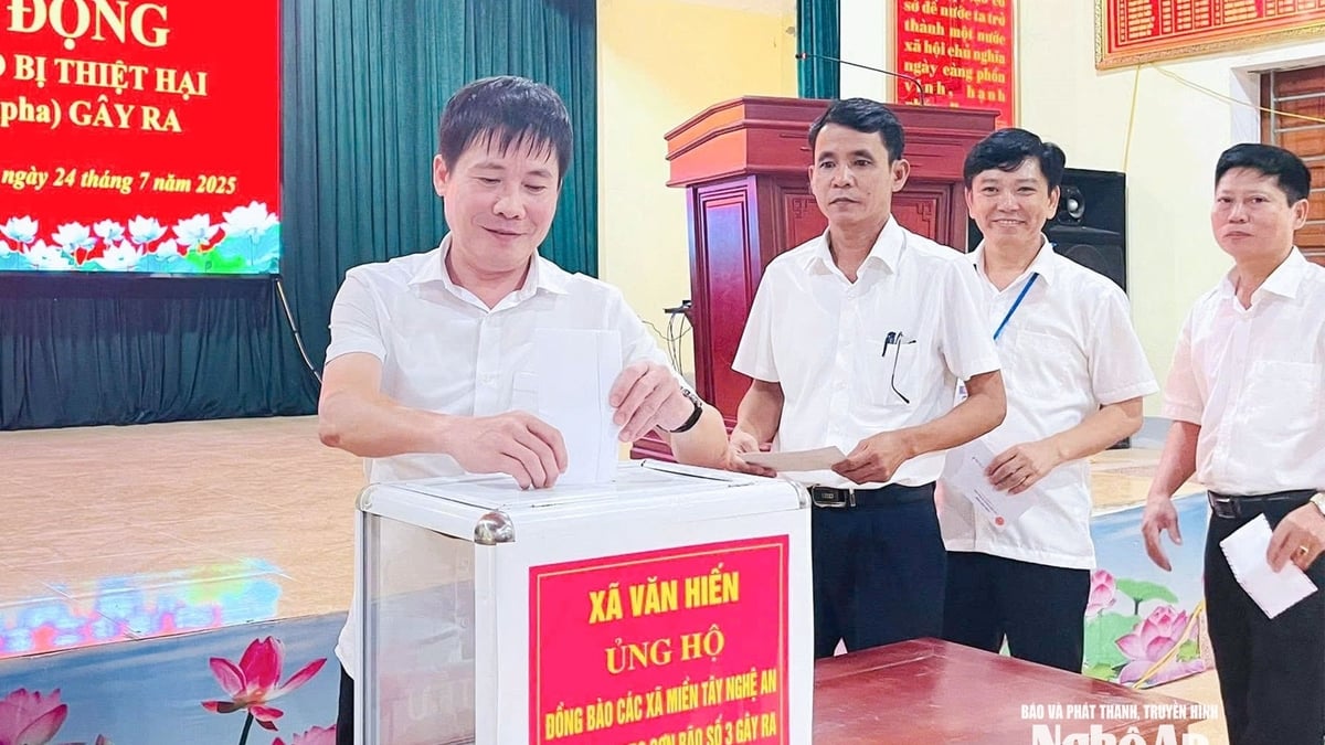 As of noon on July 26: More than 50,000 organizations and individuals donated more than 38.5 billion VND to help people affected by floods.