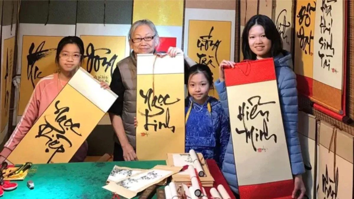 Calligraphy Exhibition "Vietnamese as Silk"