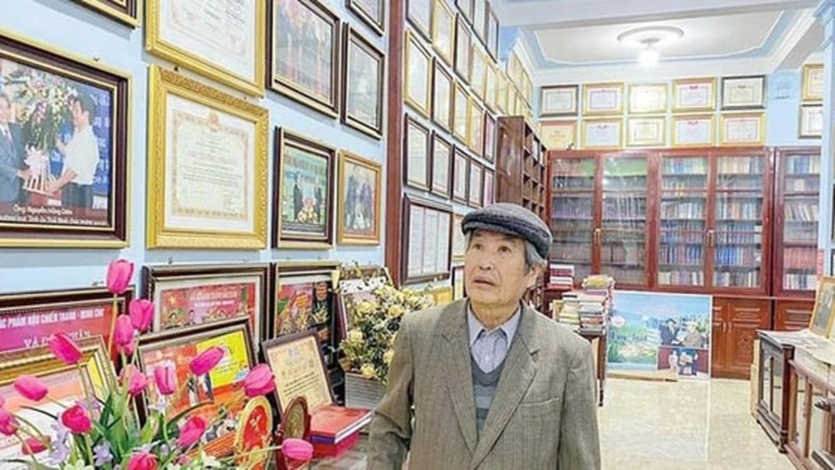 អ្នកនិពន្ធ Minh Chuyen៖