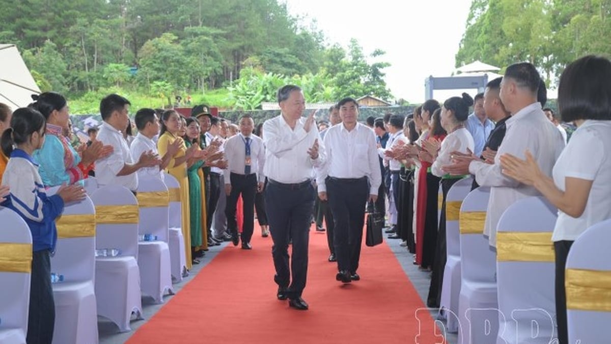 អគ្គលេខាធិកា To Lam បានចូលរួមពិធីបើកការដ្ឋានសាងសង់សាលារៀនមួយនៅឃុំស៊ីប៉ាភិន។