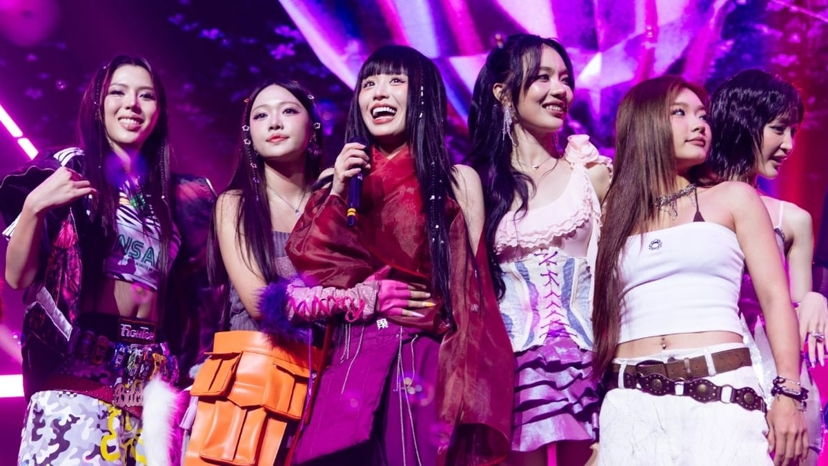 ฮันซาร่า น้ำตาไหลบนเวที ดีใจกับความรักของนักแสดง "เอมซินห์"