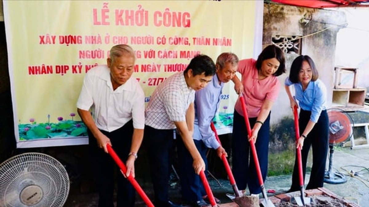 Début de la construction et de la réparation de 30 maisons pour les personnes méritantes de la commune de Kieu Phu