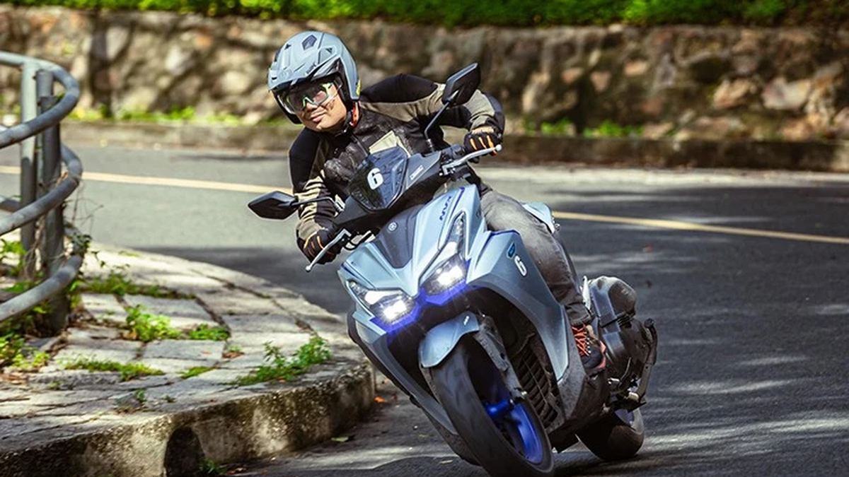 Le scooter Yamaha NVX 155 2025 vaut-il la peine de partir en « voyage » ?
